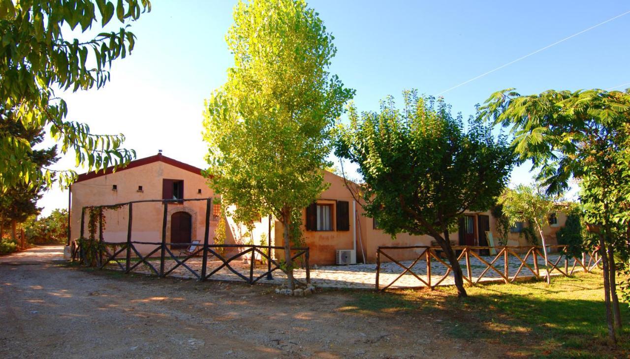 Agriturismo Terra Di Pace Noto Exterior foto